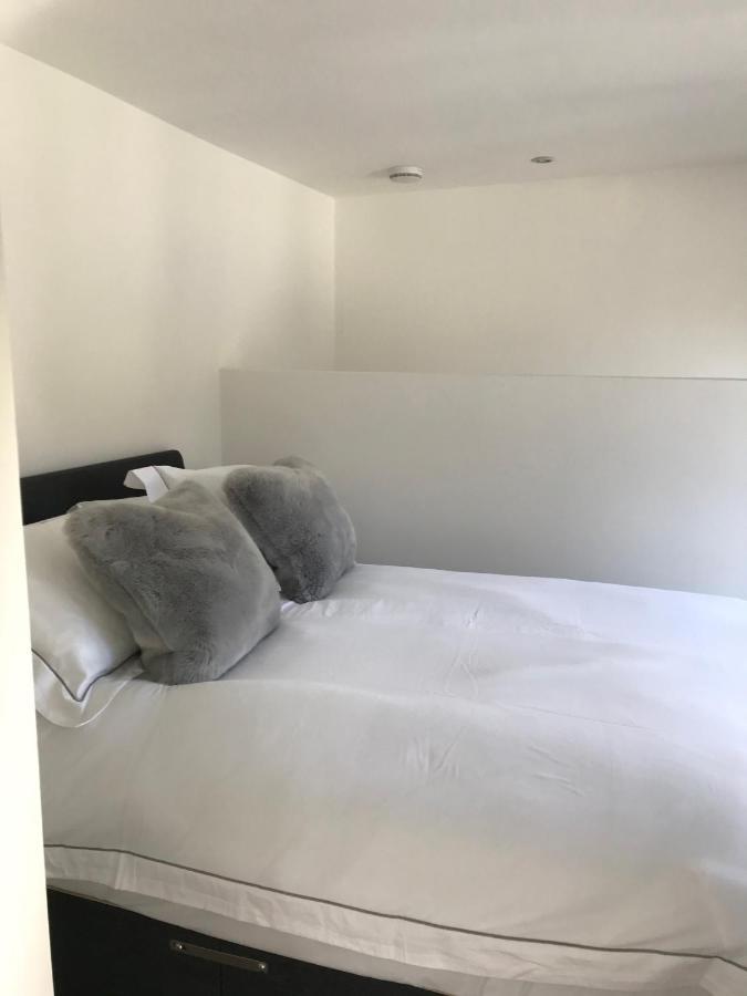Winnie'S Corner - Self Contained Within The Grounds Of Another Property, In An Idyllic Wooded Setting Carlyon Bay Exteriör bild