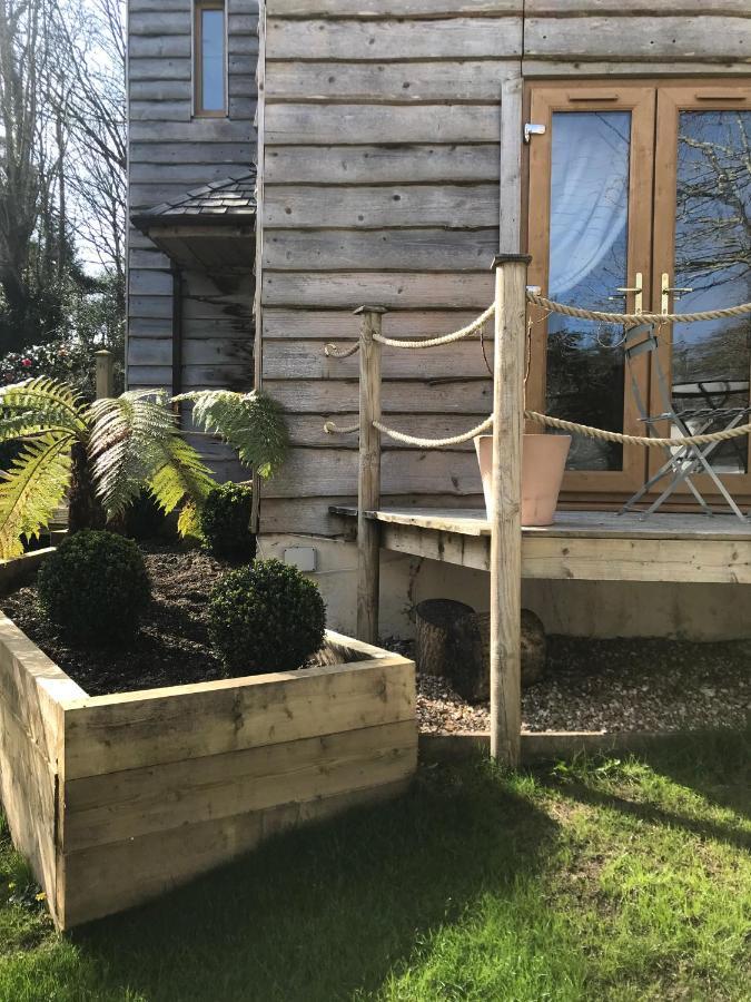 Winnie'S Corner - Self Contained Within The Grounds Of Another Property, In An Idyllic Wooded Setting Carlyon Bay Exteriör bild