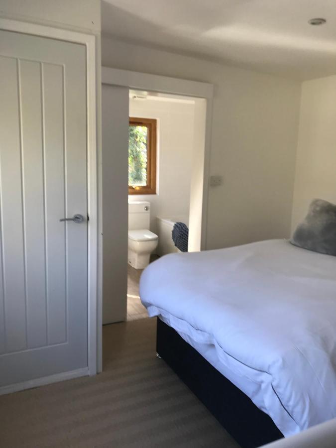 Winnie'S Corner - Self Contained Within The Grounds Of Another Property, In An Idyllic Wooded Setting Carlyon Bay Exteriör bild