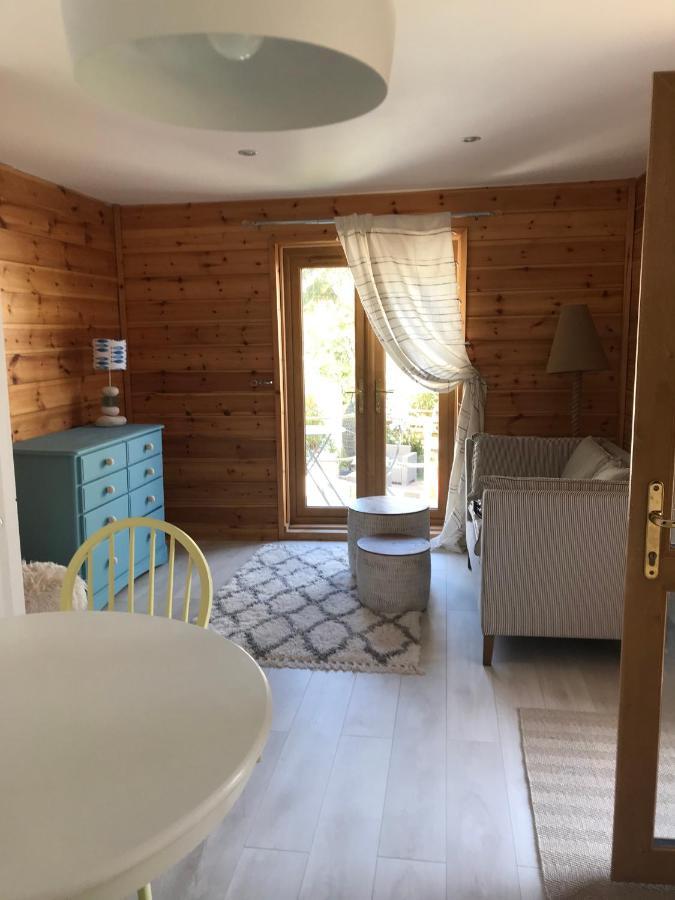 Winnie'S Corner - Self Contained Within The Grounds Of Another Property, In An Idyllic Wooded Setting Carlyon Bay Exteriör bild